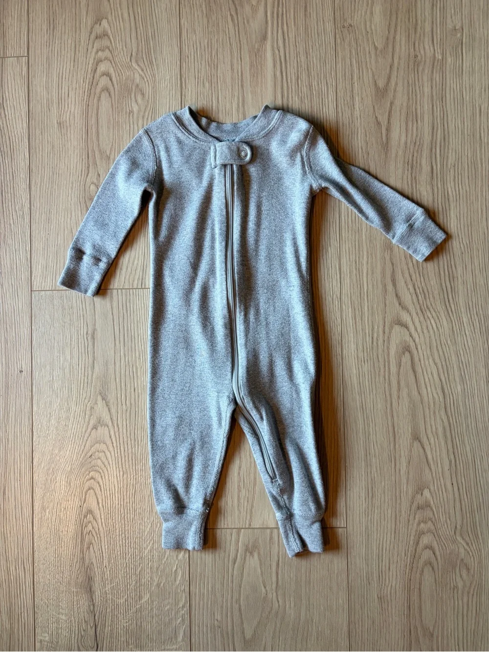 Hanna Andersson Long Sleeve Gray One-Piece Zipper Pajamas